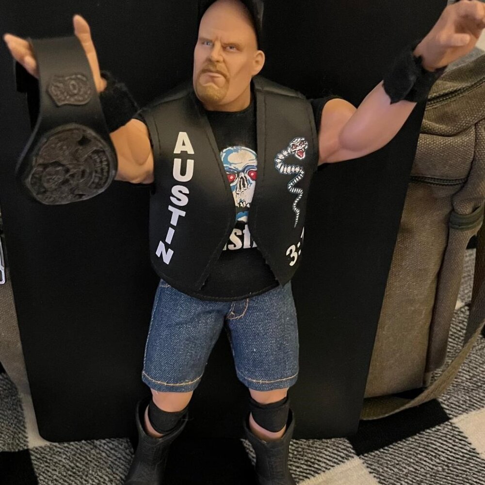 WWE STONE COLD" STEVE AUSTIN 12 in